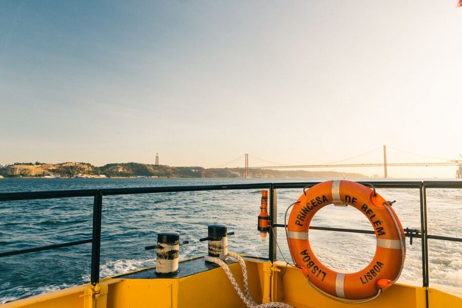 Lisbon: Boat Tour Ticket and Hop-on Hop-off 48-Hour Bus. - Key things to know before you go