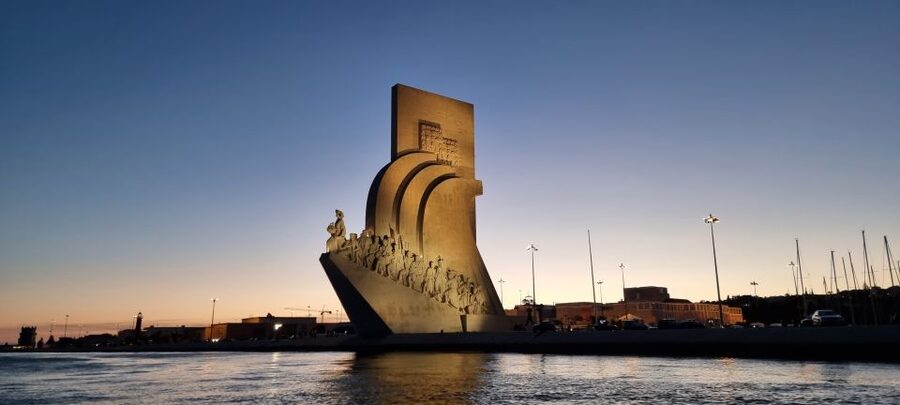 Lisbon: Boat Tour with Champagne - Porto Brandão, Ginjal, and Cacilhas: the river becomes a neighborhood