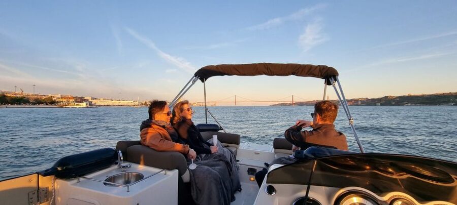 Lisbon: Boat Tour with Champagne - Safety and comfort on the Tagus: how this cruise stays easygoing