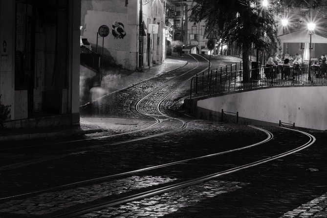 Lisbon by Night: Golden and Blue Hour Photography Walk - Stop 5: Igreja de Santa Maria Madalena and Rua da Conceição Light Trails