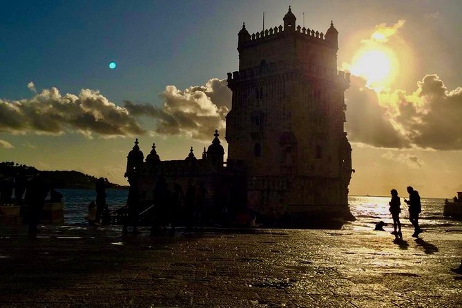 "Lisbon by Night" up to 6 people, private tour - The 2-hour format: how to pace a night walk so you actually enjoy it
