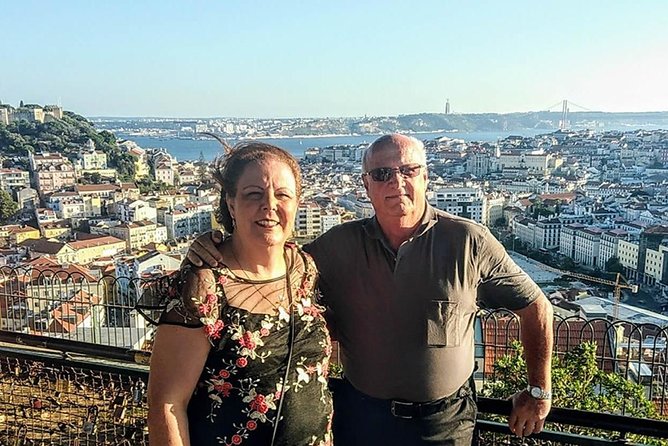 Lisbon By Night with Dinner and Fado Show Included - Alfama Dinner and Fado: Classic Setting, Real Timing