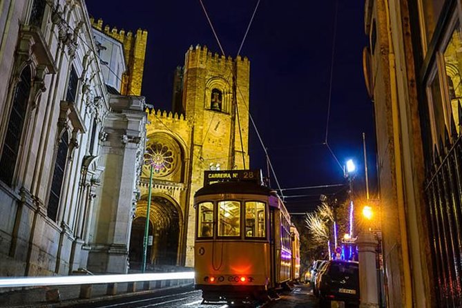 Lisbon By Night with Dinner and Fado Show Included - Pickup, Meeting Points, and How the Night Runs
