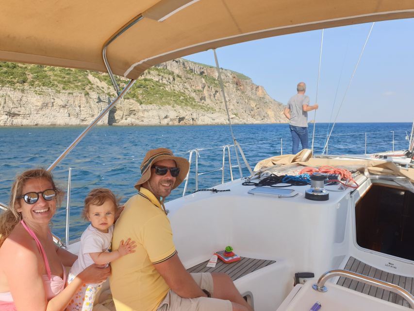 Lisbon: Champagne Sailing Tours - The cruise rhythm: what two hours feels like on the Tagus