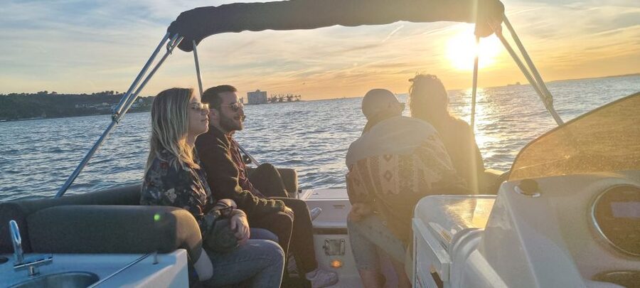 Lisbon: City Boat Cruise Daytime/Sunset/Night with Champagne - Photo Tips Without Turning It Into a Project