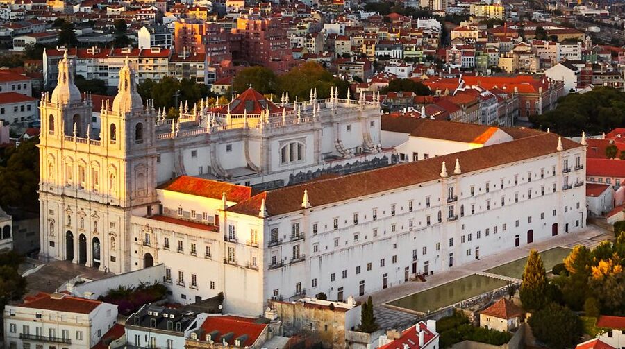 Lisbon: City Highlights Tour by Tuk Tuk - Price and value: what $102 per group up to 4 really means