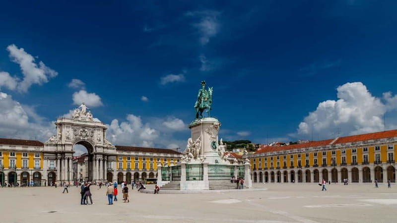 Lisbon: City Highlights Tuk-Tuk Tour with Pickup - Commerce Square and Pink Street, then the Time Out Market landing
