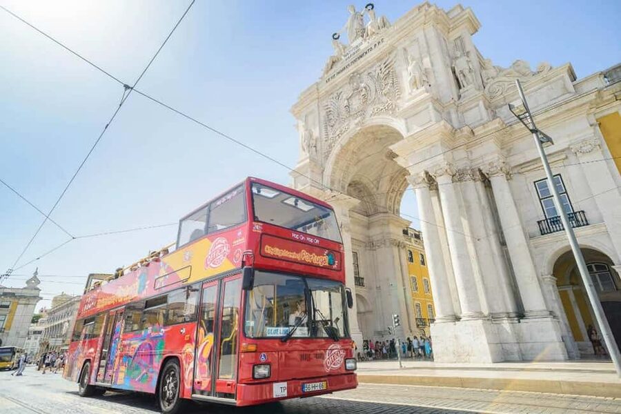 Lisbon: City Sightseeing Hop-On Hop-Off Bus Tour - Getting oriented in Lisbon, start at Praça de Marques de Pombal