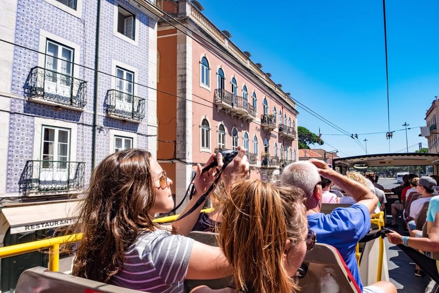 Lisbon: City Sightseeing Hop-On Hop-Off Bus Tour - Walking tours and night panoramic bus with the 48-hour ticket