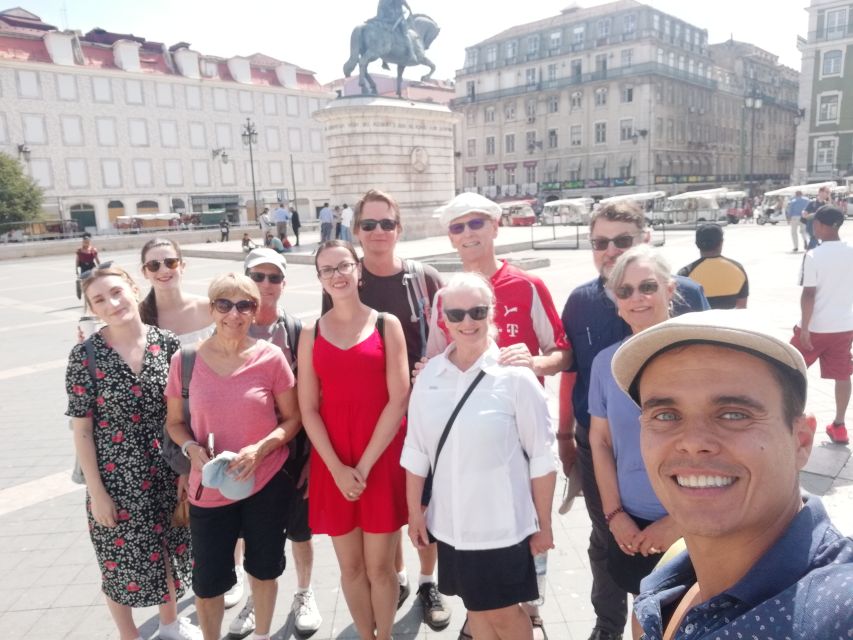 Lisbon: City Sightseeing Private Tour with Guide - From Praça do Comércio to Alfama, you get bearings quickly