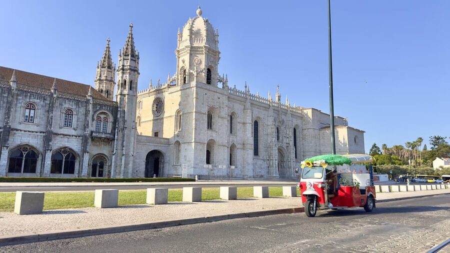 Lisbon: City Sightseeing Tour - Monument to the Discoveries and Belém Tower at Real River Level