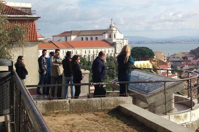 Lisbon: City Tour by Tuk Tuk - Meeting up at Hard Rock Cafe, then straight into Alfama