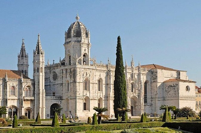 Lisbon City Tour Including Jeronimos Monastery and Tastings - Pickup timing, ports, and how to avoid stress