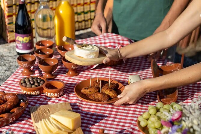 Lisbon Countryside Food Tour on a Vintage Car - Meeting point, timing, and how the day runs