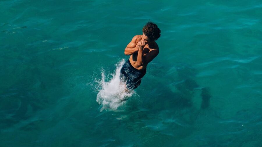 Lisbon: Cruise to the Beach with BBQ, Open Bar and Music - Your 3-hour flow on the Tagus River: meal, swim, music
