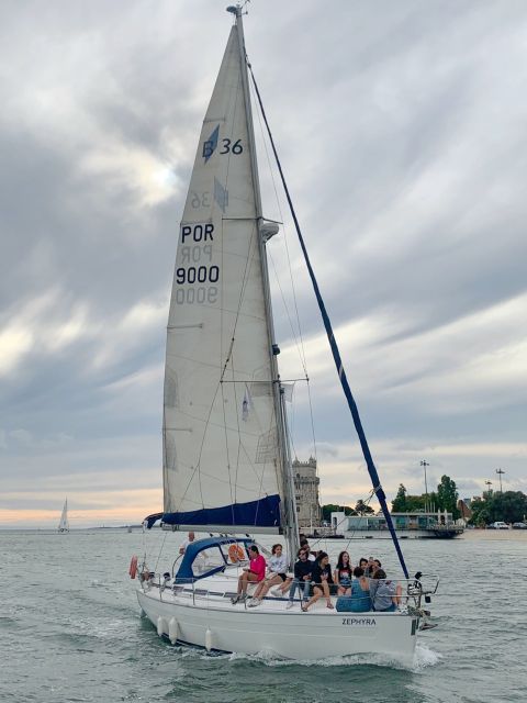 Lisbon: Day and Sunset Tour on the Tagus River - Almada and the south bank sail: seeing Christ the King up close