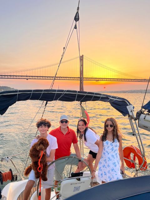Lisbon: Day and Sunset Tour on the Tagus River - Sunset comfort: blankets, drinks, and staying warm when the air drops
