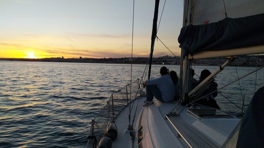Lisbon: Day and Sunset Tour on the Tagus River - Should you book this Tagus sunset tour?