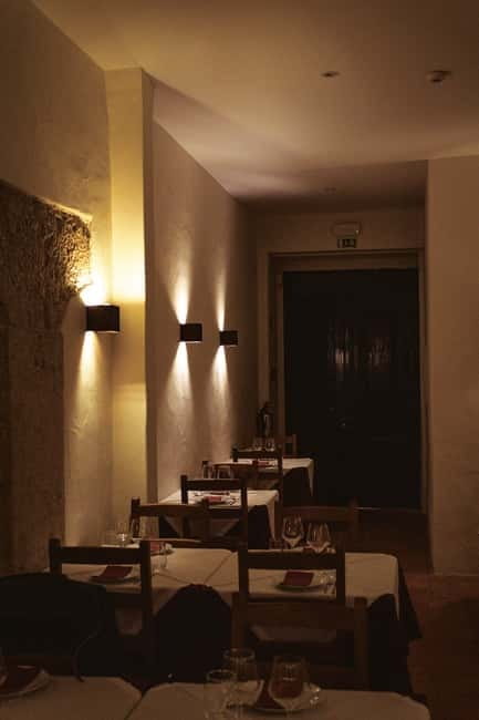 Lisbon: Dinner with Fado Show with the Rising Stars of Fado - Getting There: Metro-Friendly, But Plan for a Tight, Cozy Room