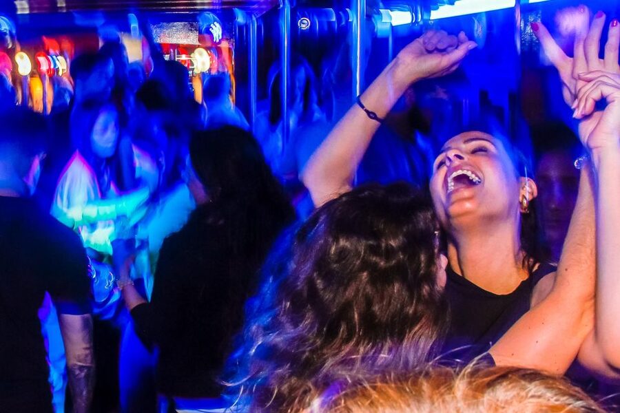 Lisbon: Disco Night Cruise with DJ and Open Bar - Getting There Fast: Estação Fluvial Sul e Sueste Meeting Point