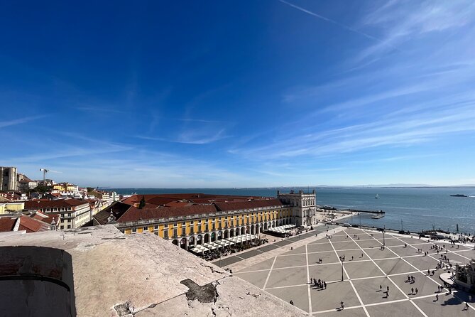 Lisbon Downtown & Alfama with a guide Walking tour - Where You Start (Rua dos Douradores) and Why Rossio Matters