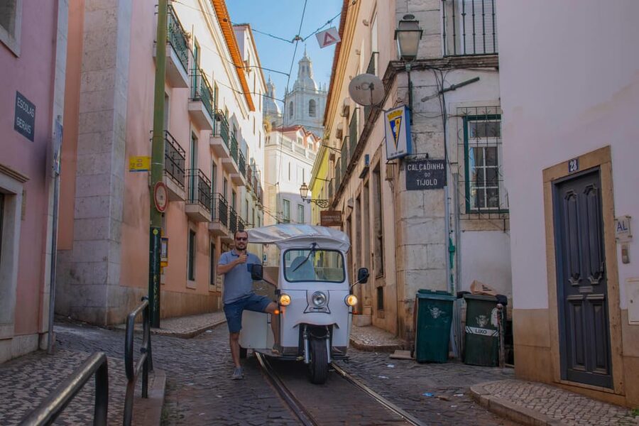 Lisbon: Early Morning TukTuk Tour - hotel/cruise ship pickup - Castelo to Baixa: castle views, then the rebuilding of Lisbon after 1755