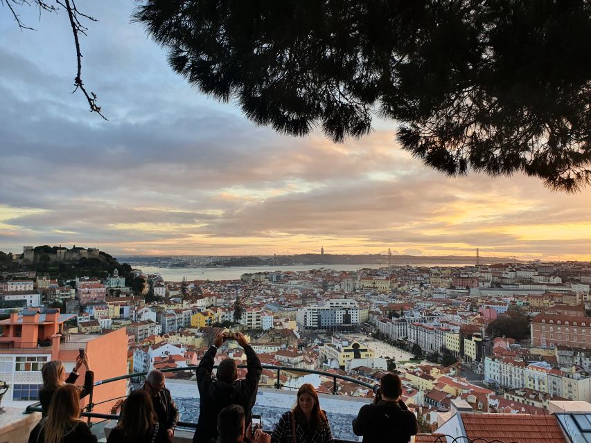 Lisbon: Electric Tuk Tuk Private Tour of the Seven Hills - Parked close, photographed well: why this tour saves time