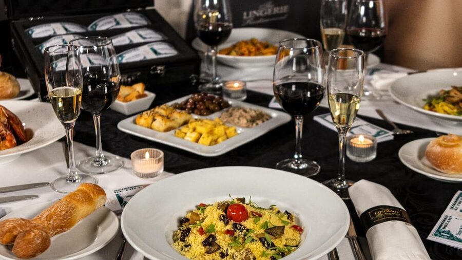 Lisbon: Erotic Cabaret Show and Dinner - Who should book this and who should skip it