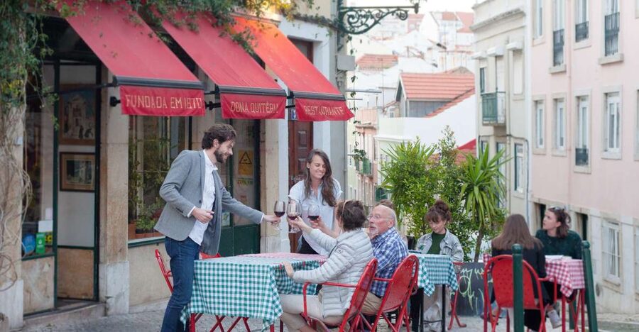 Lisbon: Evening Local Food Crawl with Drink Pairings - Lisbon Hills, Petiscos, and a Proper Evening Meal