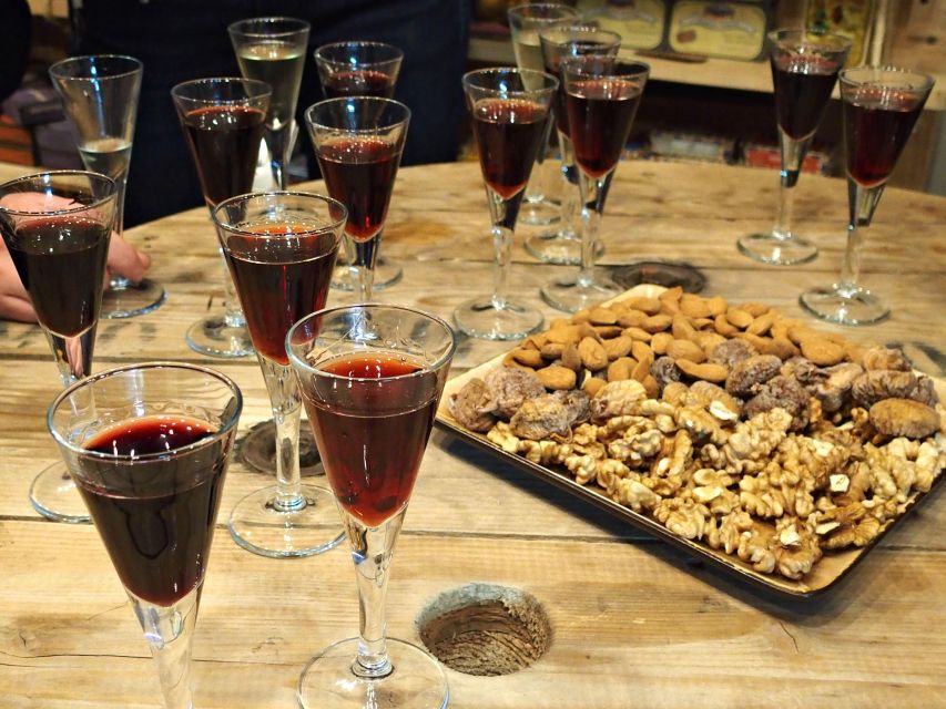 Lisbon: Evening Local Food Crawl with Drink Pairings - Off-the-Beaten-Track Lisbon, Without Feeling Lost