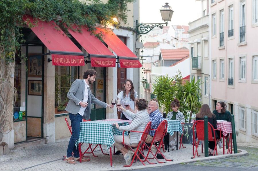 Lisbon: Evening Local Food Crawl with Drink Pairings - Guides Make the Difference, Not Just the Menu
