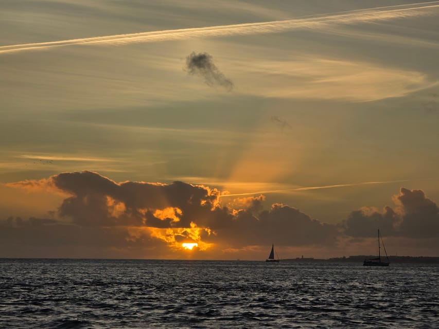 Lisbon Exclusive Private Boat Tour - daytime or sunset - Small practical tips that make the difference