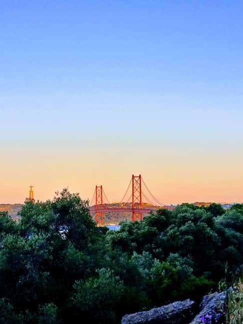 Lisbon: Explore Lisbon’s Green Lung & Belém by E-Bike - Languages, guide support, and how to get the most out of the ride