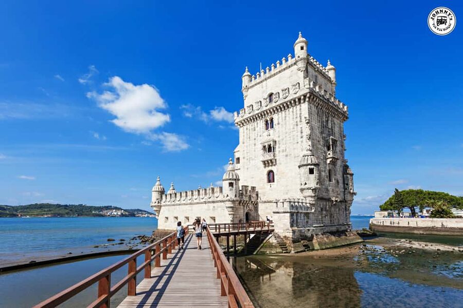 LISBON : Explore Old Town Alfama by Electric Tuk Tuk . - Feira da Ladra and Mercado de Santa Clara: Shopping Energy, Lisbon-Style