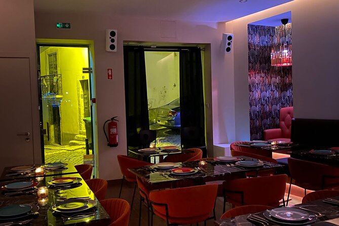 Lisbon Fado Dinner Show and Panoramic Night Tour - Lisbon’s night streets, plus photo-friendly viewpoint stops