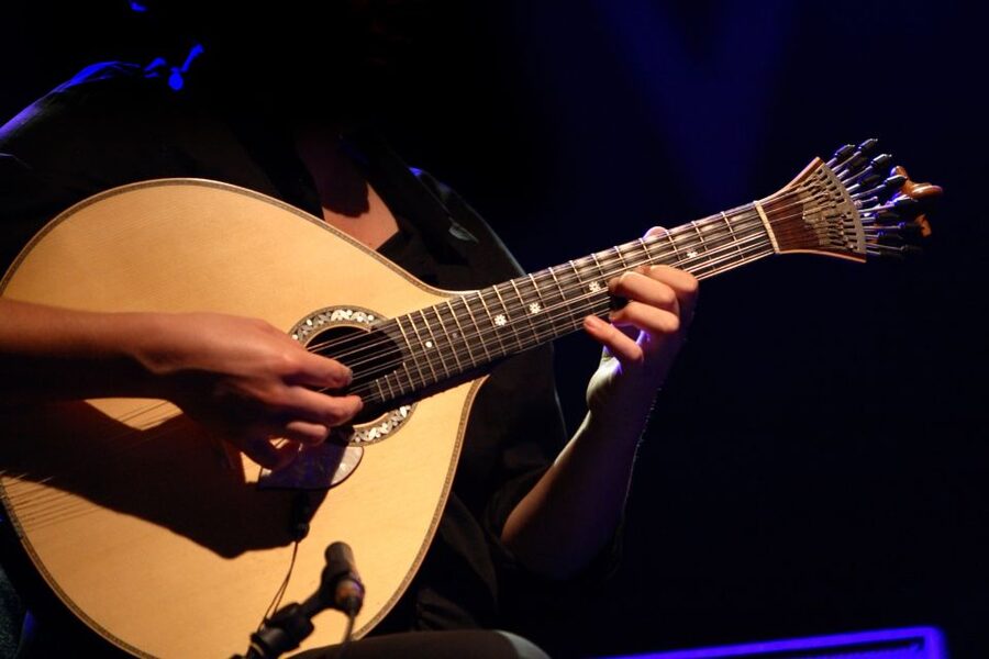 Lisbon: Fado Night Tour - Dinner and live Fado: how the 2-hour restaurant block works