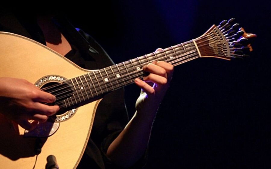 Lisbon: Fado Show and Portuguese Dinner - The Fado primer that helps you actually listen