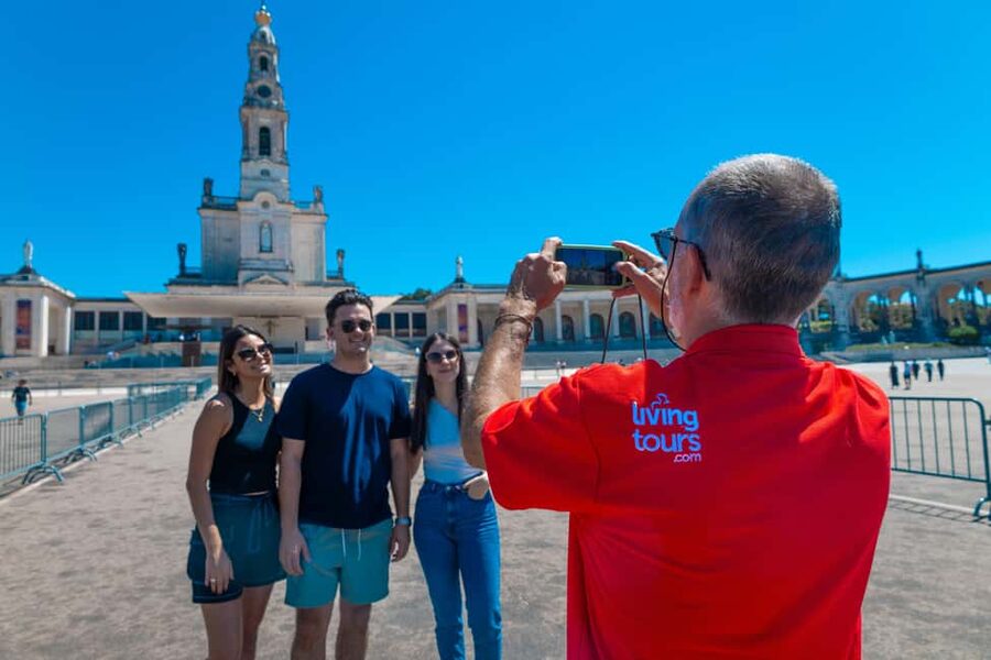 Lisbon: Fátima, Batalha, Nazaré and Óbidos Small-Group Tour - Timing, pacing, and what to pack for an 11-hour day