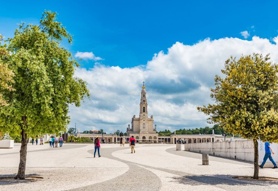 Lisbon: Fatima, Batalha, Nazare and Obidos Tour Hotel Pickup - Key highlights to plan around