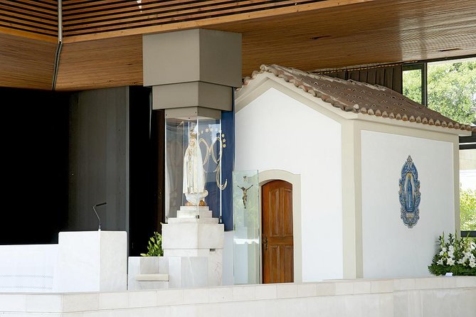 Lisbon: Fátima & The Shepherds Children Home Self-Guided Tour - Entering the Sanctuary: basilicas, chapels, and the spaces for prayer