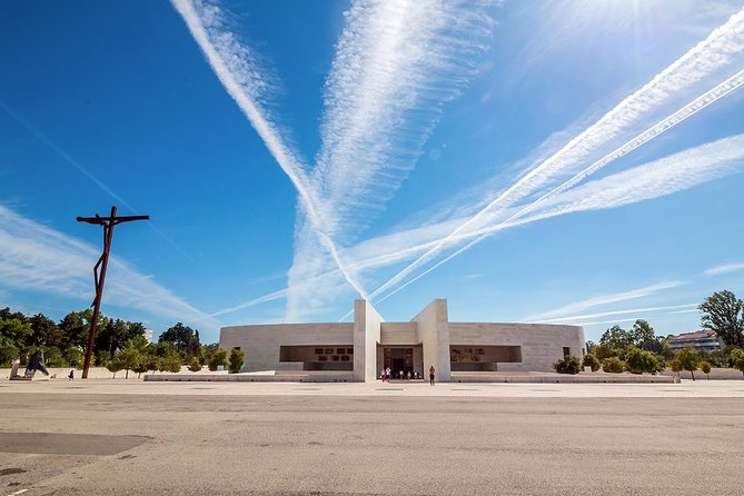 Lisbon: Fátima & The Shepherds Children Home Self-Guided Tour - What to pack (and what to skip) for a comfortable pilgrimage day