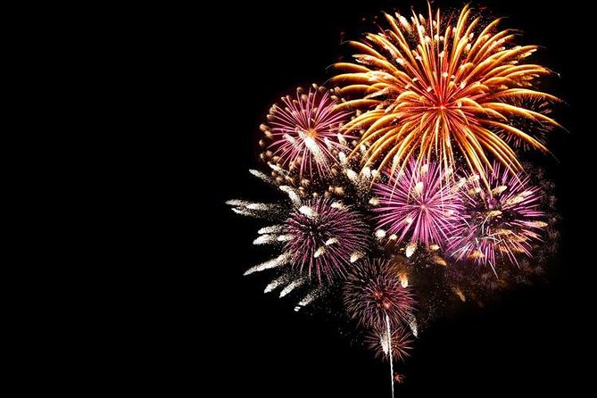 Lisbon: Fireworks, Music and Open Bar in New Year's Eve Cruise - Why Lisbon’s Midnight Fireworks Look Better From the Tagus