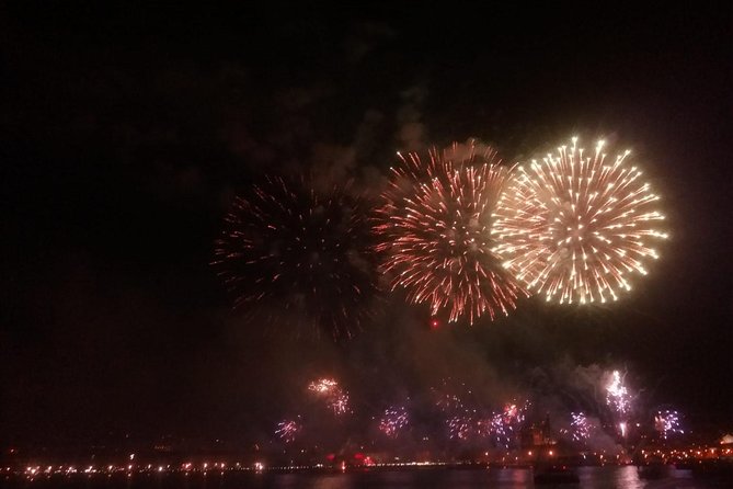 Lisbon: Fireworks, Music and Open Bar in New Year's Eve Cruise - Boarding at Spanish Dock, and What a Late Night Means for You