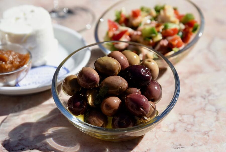 Lisbon : Food & Fado Tour - Stop 1: Portuguese Delicatessen Shopping Energy and Wine Pairings