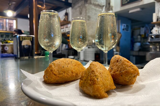 Lisbon Foodies Small-Group Walking Tour - Stop by Stop: Largo de São Domingos to Restauradores