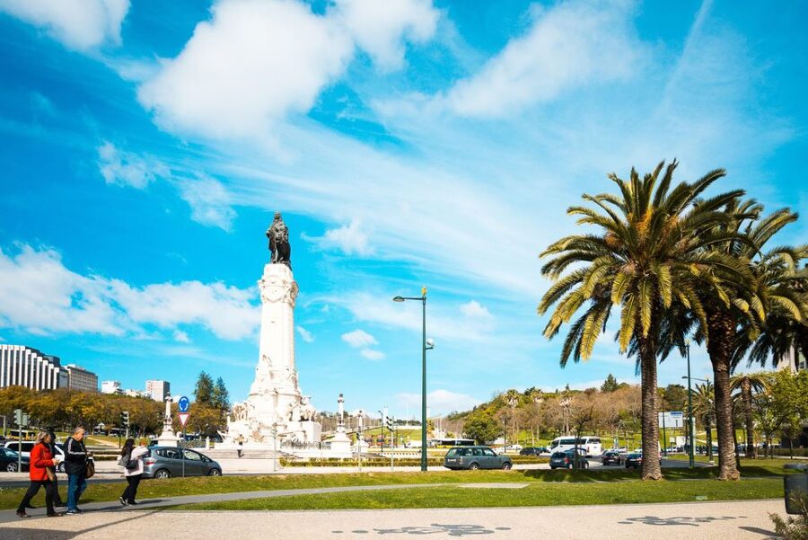 Lisbon: Full-Day Private Sightseeing Tour - Rossio, Lisbon Cathedral, São Jorge Castle Area, and the View Logic