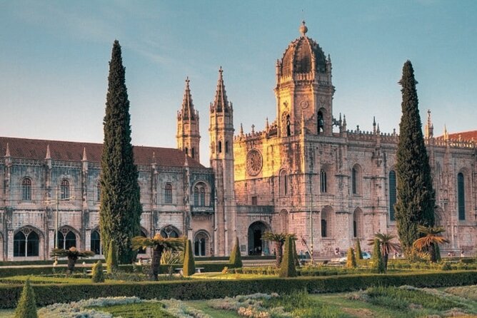 Lisbon Full Day Private Tour Including Pickup - Central Lisbon orientation: Parque Eduardo VII, Avenida da Liberdade, Rossio