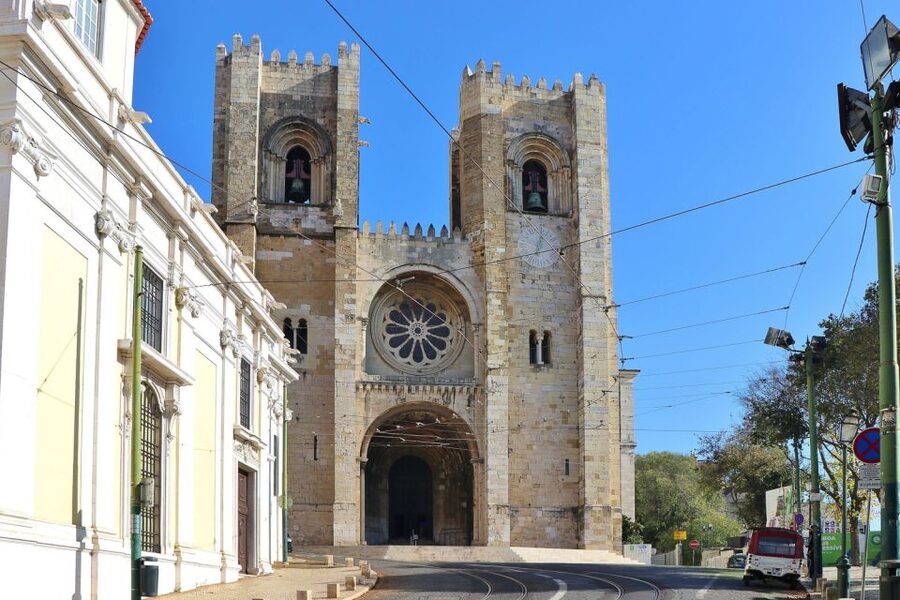 Lisbon: Full-Day Private Walking Sightseeing Tour - São Jorge Castle Access and the Views You Actually Remember