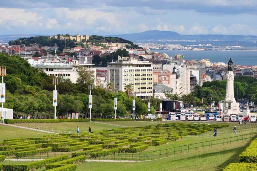 Lisbon: Full-Day Small-Group City Tour with Hotel Pickup - Miradouros and photo viewpoints, the secret ingredient in a hill city
