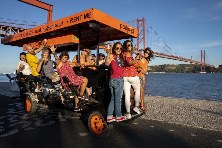 Lisbon: Fun Beer Bike by the Seafront - Meeting by Restaurante MOTAO and setting expectations fast